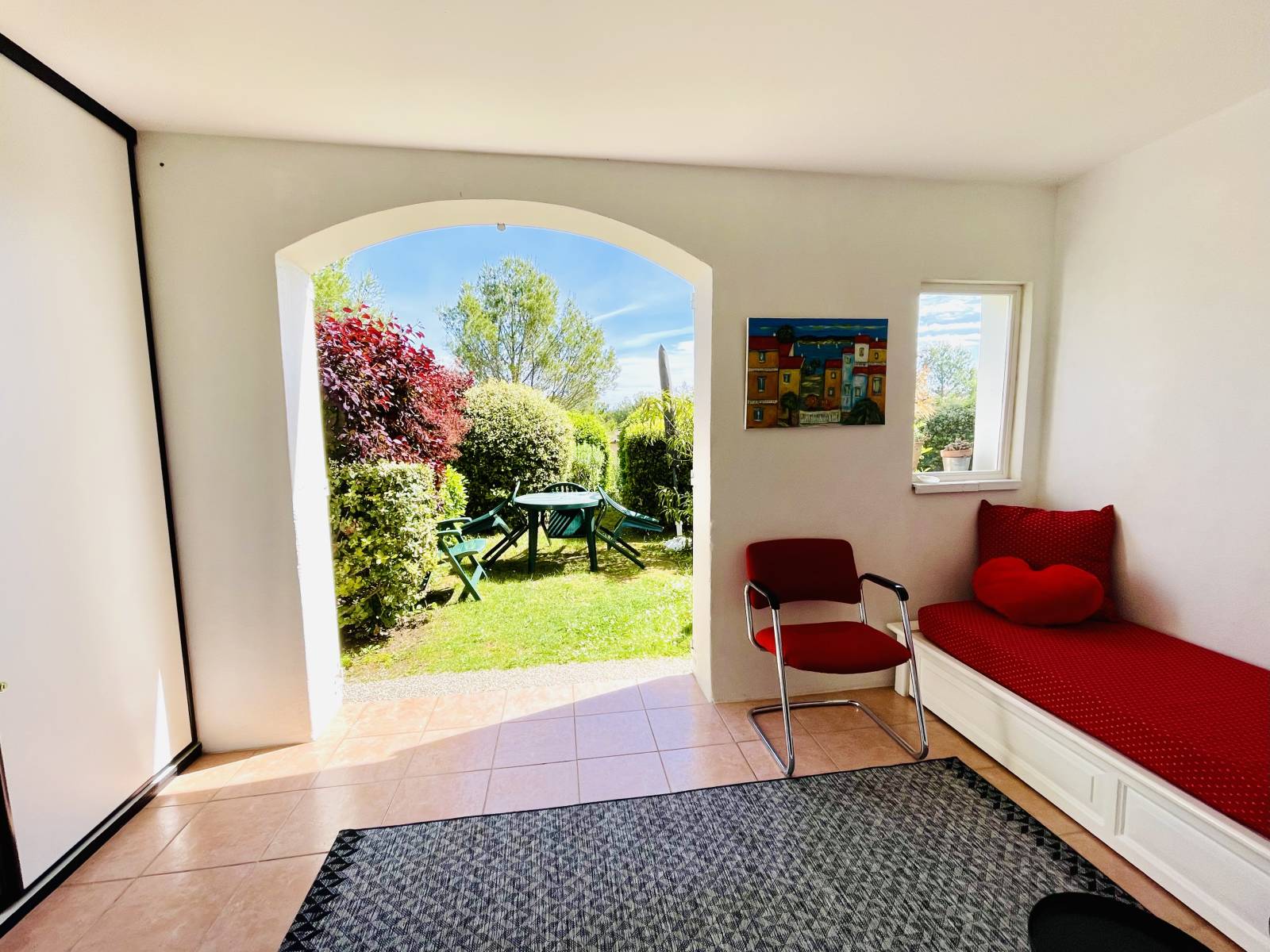 À VENDRE APPARTEMENT MEUBLÉ - JARDIN - PARKING - GOLF DE PONT ROYAL - MALLEMORT - 13370