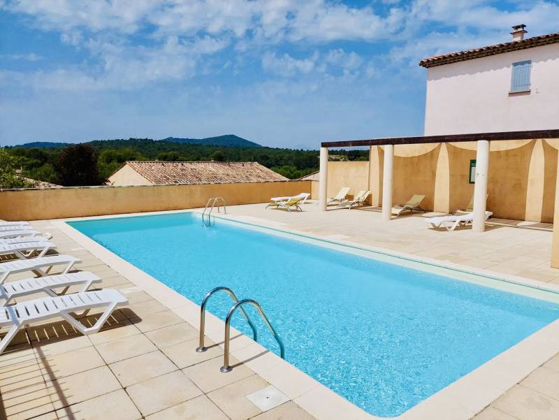 MAISON 4 PIÈCES AVEC PISCINE ET GARAGE SUR LE GOLF DE PONT ROYAL