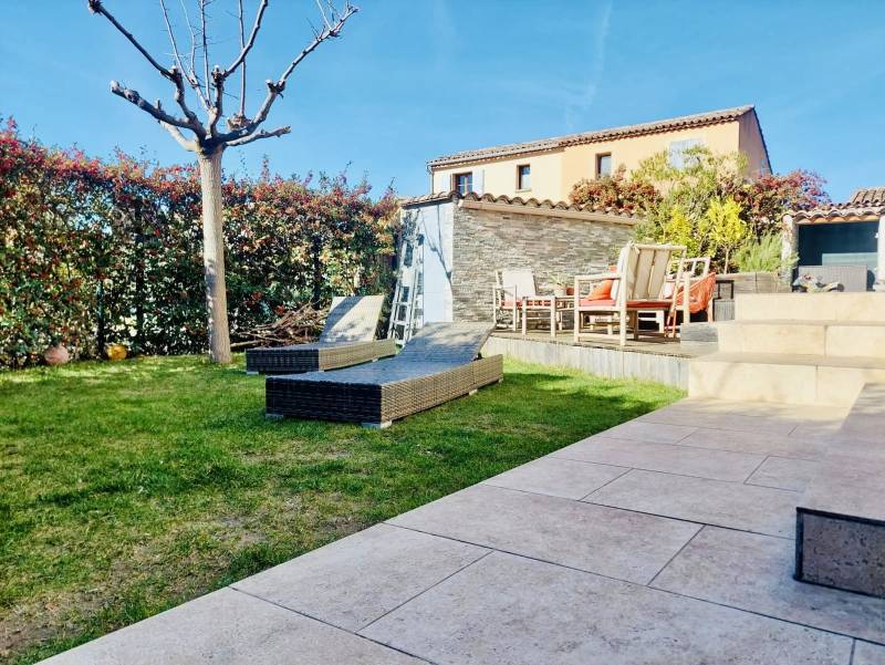 MAISON 4 PIÈCES AVEC PISCINE ET GARAGE SUR LE GOLF DE PONT ROYAL