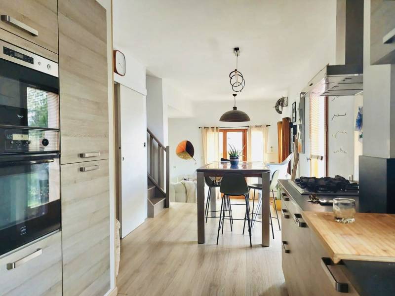 MAISON 4 PIÈCES AVEC PISCINE ET GARAGE SUR LE GOLF DE PONT ROYAL