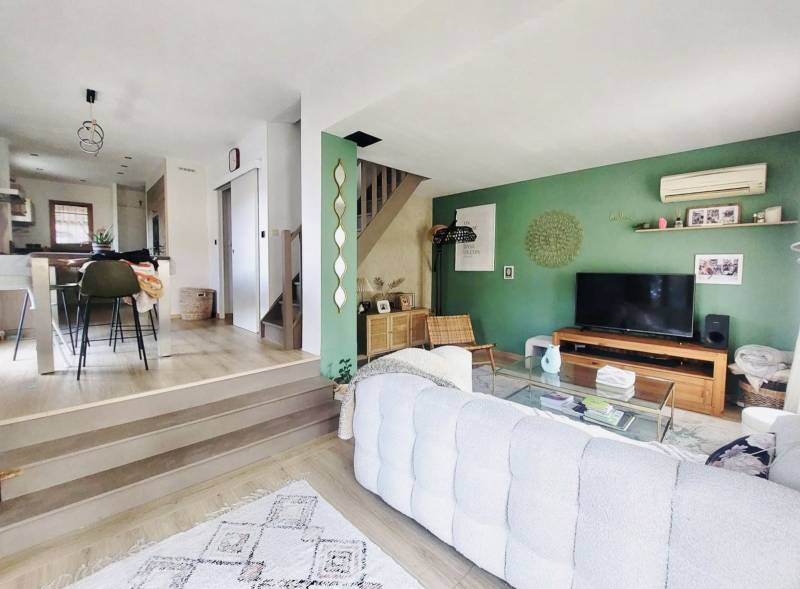 MAISON 4 PIÈCES AVEC PISCINE ET GARAGE SUR LE GOLF DE PONT ROYAL