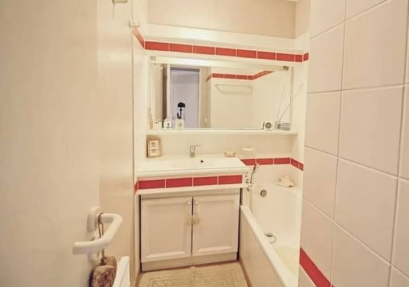 APPARTEMENT AVEC JARDIN - PARKING COUVERT - GOLF DE PONT ROYAL À MALLEMORT