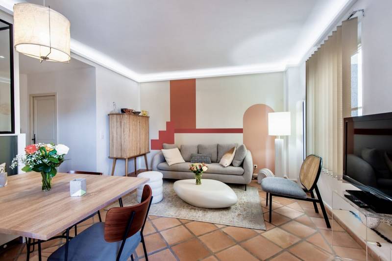 MAGNIFIQUE APPARTEMENT MEUBLÉ SUR LE GOLF DE PONT ROYAL, PARKING SOUTERRAIN ET PISCINE RÉSIDENTIELLE