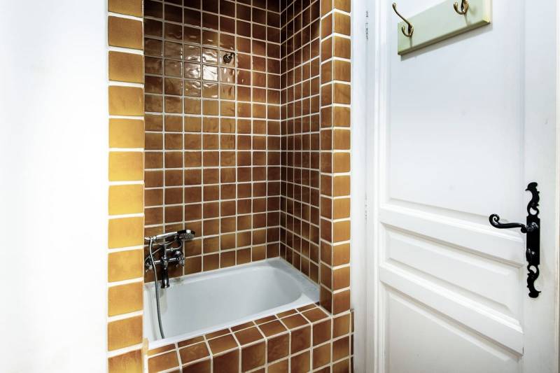 MAGNIFIQUE APPARTEMENT MEUBLÉ SUR LE GOLF DE PONT ROYAL, PARKING SOUTERRAIN ET PISCINE RÉSIDENTIELLE