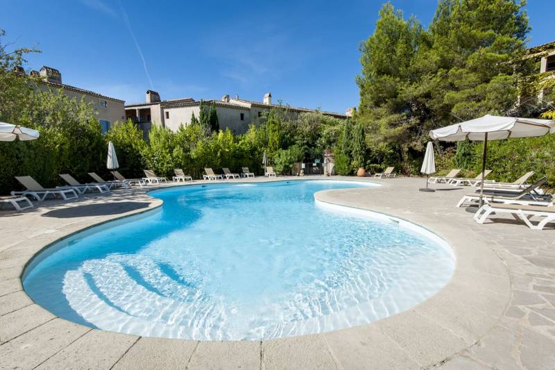 MAGNIFIQUE APPARTEMENT MEUBLÉ SUR LE GOLF DE PONT ROYAL, PARKING SOUTERRAIN ET PISCINE RÉSIDENTIELLE