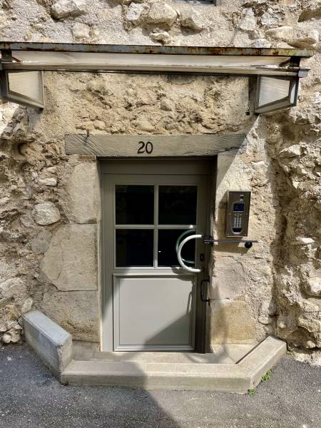 Appartement T2 meublé - rénové haut de gamme - emplacement central à Die (26150)