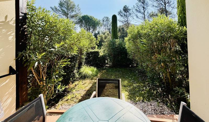 SPÉCIAL INVESTISSEURS: APPARTEMENT 4/5 PERSONNES AVEC JARDIN - GOLF DE PONT ROYAL 13370