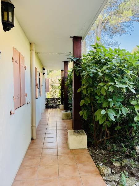 SPÉCIAL INVESTISSEURS: APPARTEMENT 4/5 PERSONNES AVEC JARDIN - GOLF DE PONT ROYAL 13370