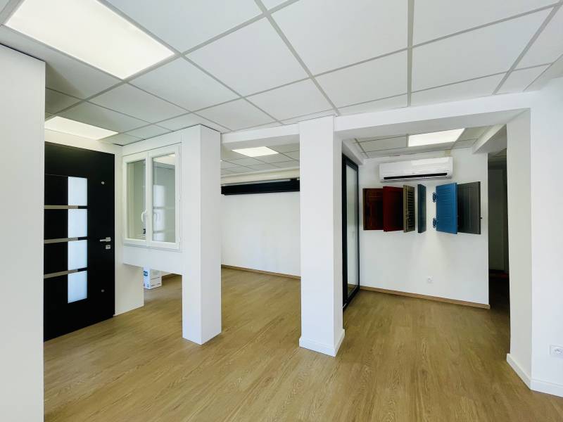 Murs Commerciaux Rénovés Salon-de-Provence | Investissement 13300