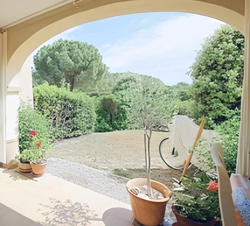 APPARTEMENT AVEC JARDIN - PARKING COUVERT - GOLF DE PONT ROYAL À MALLEMORT