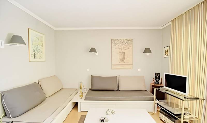 APPARTEMENT AVEC JARDIN - PARKING COUVERT - GOLF DE PONT ROYAL À MALLEMORT