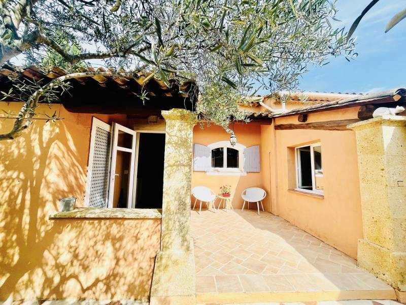 À VENDRE, VILLA 4 CHAMBRES, EN BORDURE DE GOLF À MALLEMORT