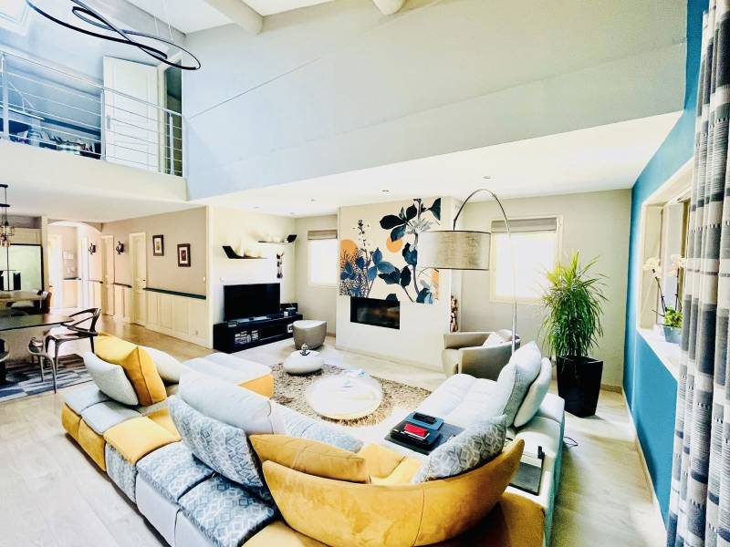 À VENDRE, VILLA 4 CHAMBRES, EN BORDURE DE GOLF À MALLEMORT