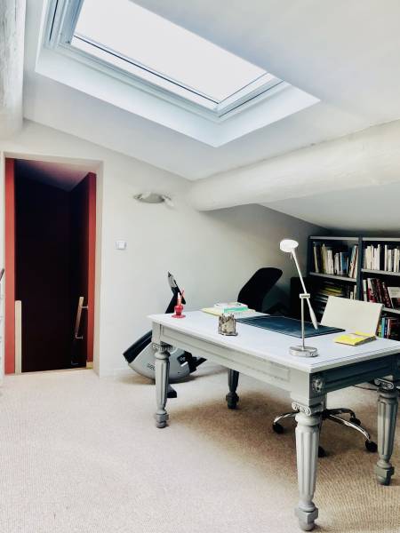 À VENDRE, VILLA 4 CHAMBRES, EN BORDURE DE GOLF À MALLEMORT