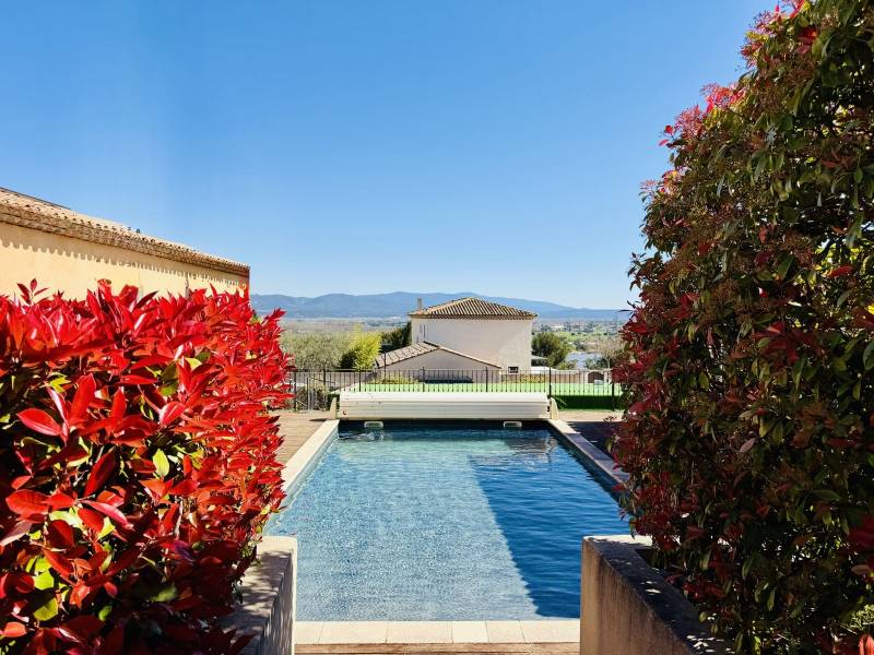 Extérieur piscine et poolhouse