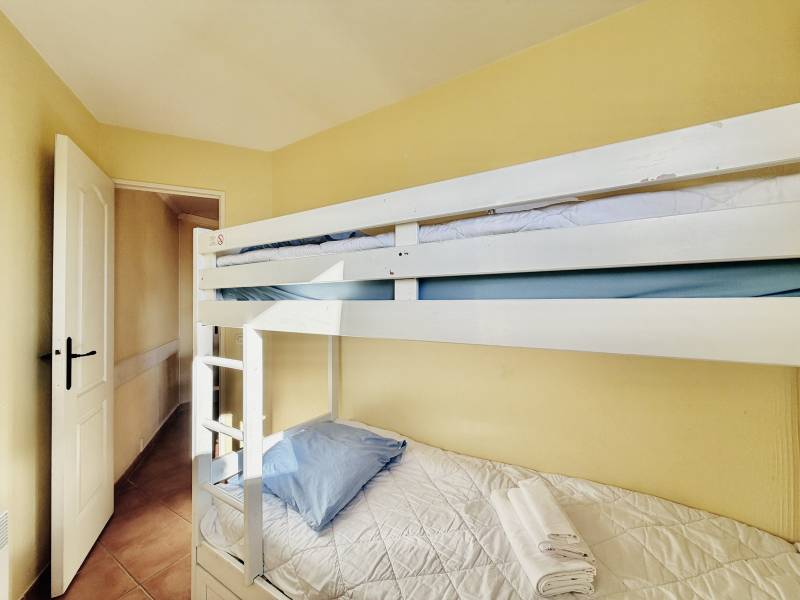 À VENDRE À MALLEMORT – INVESTISSEMENT LOCATIF MEUBLÉ & RÉNOVÉ GOLF DE PONT ROYAL