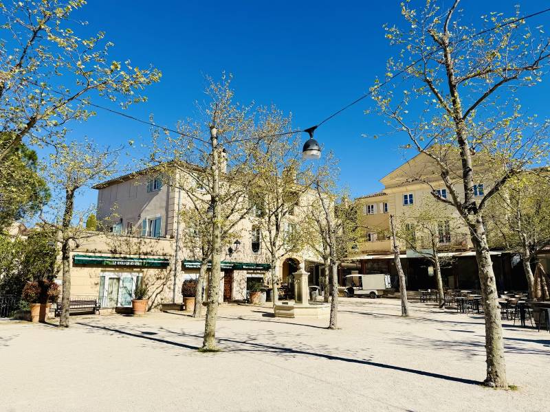 À VENDRE À MALLEMORT – INVESTISSEMENT LOCATIF MEUBLÉ & RÉNOVÉ GOLF DE PONT ROYAL