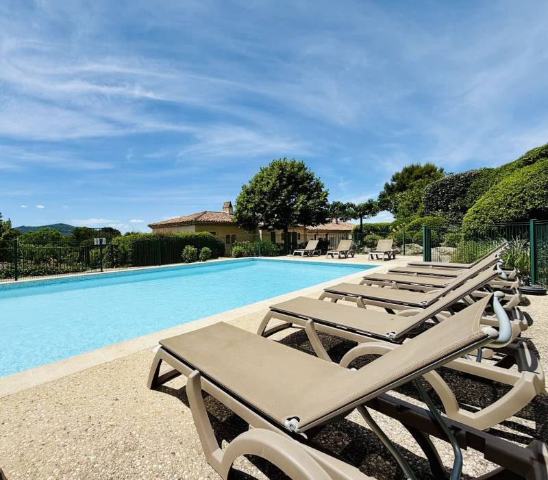 BASTIDE 2 CHAMBRES – MEUBLÉE – JARDIN & TERRASSE – PISCINE – GOLF DE PONT ROYAL