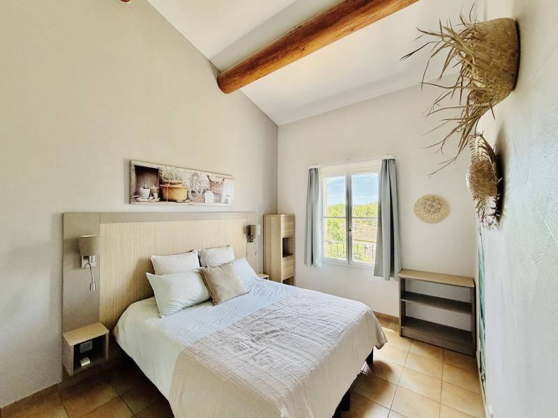 BASTIDE 2 CHAMBRES – MEUBLÉE – JARDIN & TERRASSE – PISCINE – GOLF DE PONT ROYAL