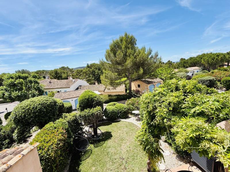 BASTIDE 2 CHAMBRES – MEUBLÉE – JARDIN & TERRASSE – PISCINE – GOLF DE PONT ROYAL