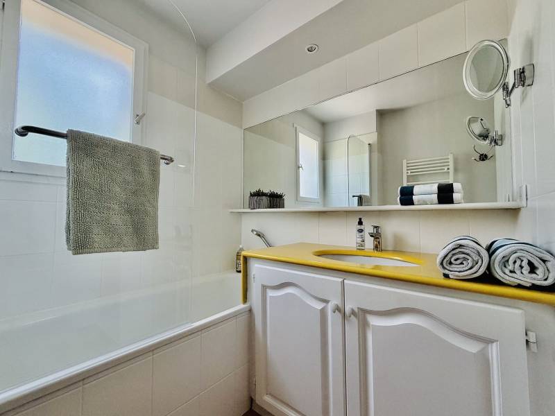 BASTIDE 2 CHAMBRES – MEUBLÉE – JARDIN & TERRASSE – PISCINE – GOLF DE PONT ROYAL