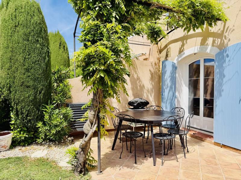 BASTIDE 2 CHAMBRES – MEUBLÉE – JARDIN & TERRASSE – PISCINE – GOLF DE PONT ROYAL