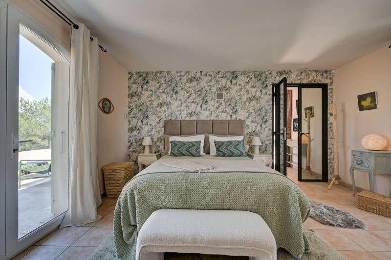 VILLA D'EXCEPTION SUR UN TERRAIN DE 3500M2, DOMAINE ET GOLF DE PONT ROYAL