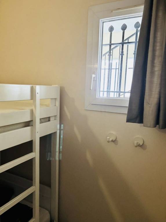 APPARTEMENT AVEC JARDIN - PARKING COUVERT - GOLF DE PONT ROYAL À MALLEMORT