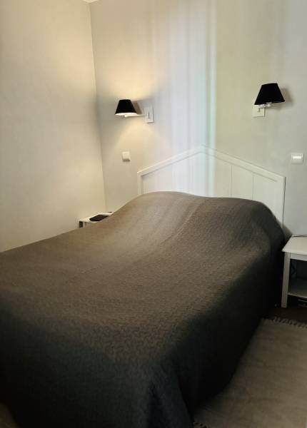 APPARTEMENT AVEC JARDIN - PARKING COUVERT - GOLF DE PONT ROYAL À MALLEMORT