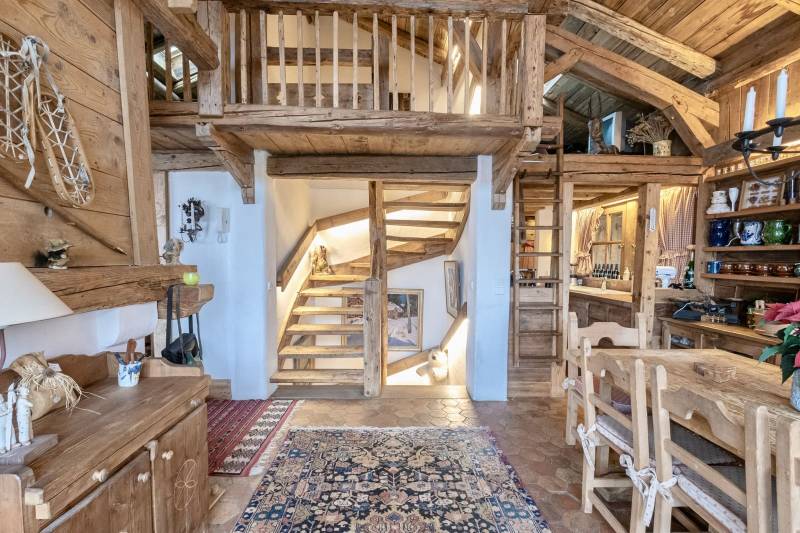 CHALET D'ARCHITECTE À MEGÈVE,  CENTRE À PIED ET SKI-OUT