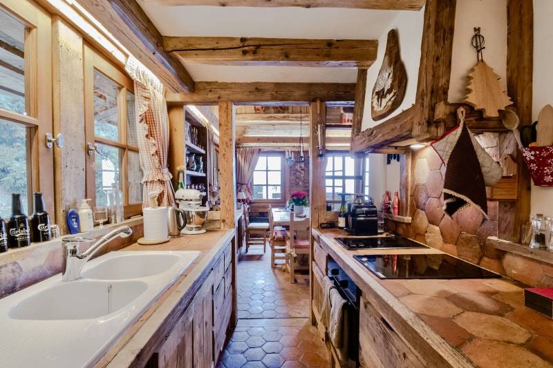 CHALET D'ARCHITECTE À MEGÈVE,  CENTRE À PIED ET SKI-OUT