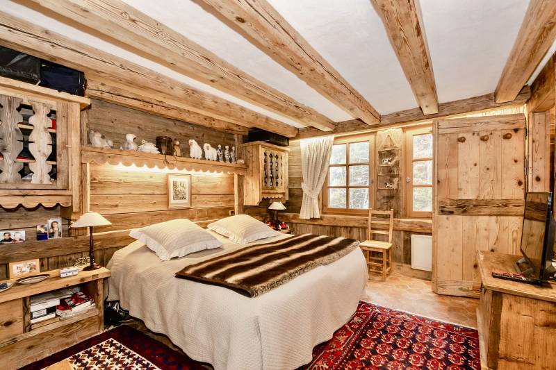 CHALET D'ARCHITECTE À MEGÈVE,  CENTRE À PIED ET SKI-OUT