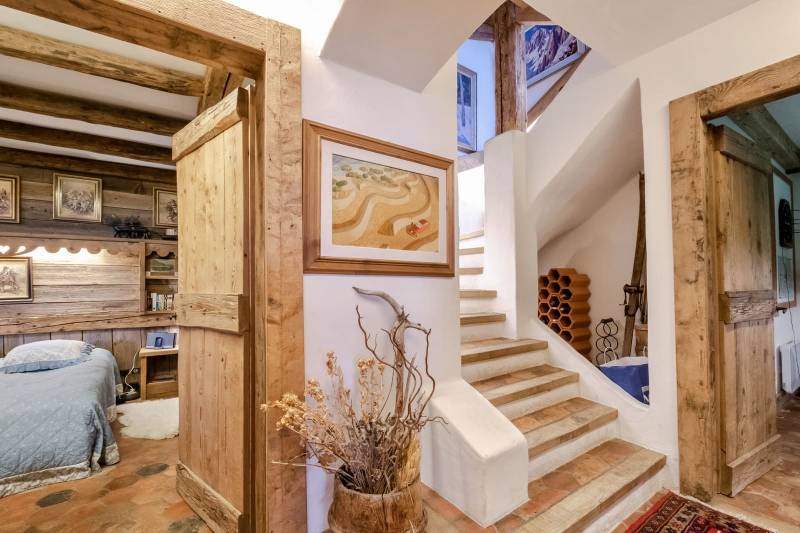 CHALET D'ARCHITECTE À MEGÈVE,  CENTRE À PIED ET SKI-OUT