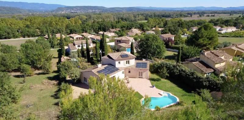 VILLA 9 PIÈCES, 6 CHAMBRES AVEC APPARTEMENT INDÉPENDANT SECTEUR AIX EN PROVENCE